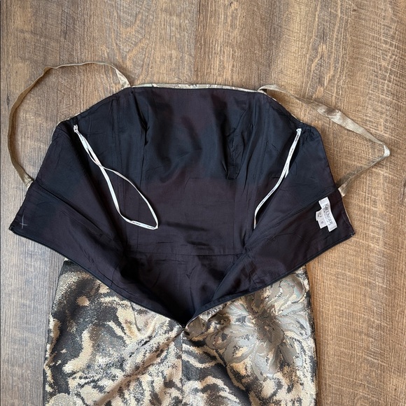 Kay Unger New York Floral Jacquard Sheath Dress in Metallic Olive Size 6 - Picture 9 of 14